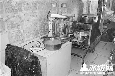 黑戶面包在世紀聯華顧鄉店專柜銷售的食品經營合規風險分析